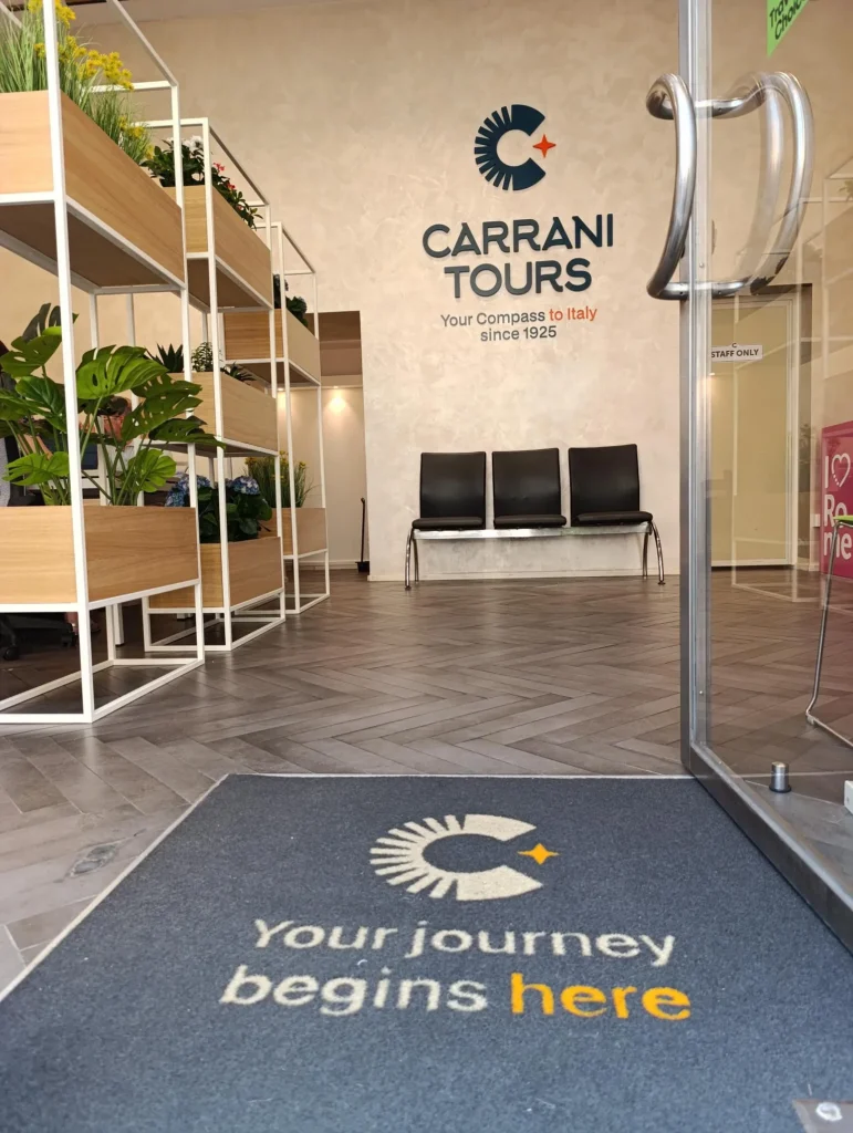 Tapete de la entrada a la nueva oficina de Roma City Tour