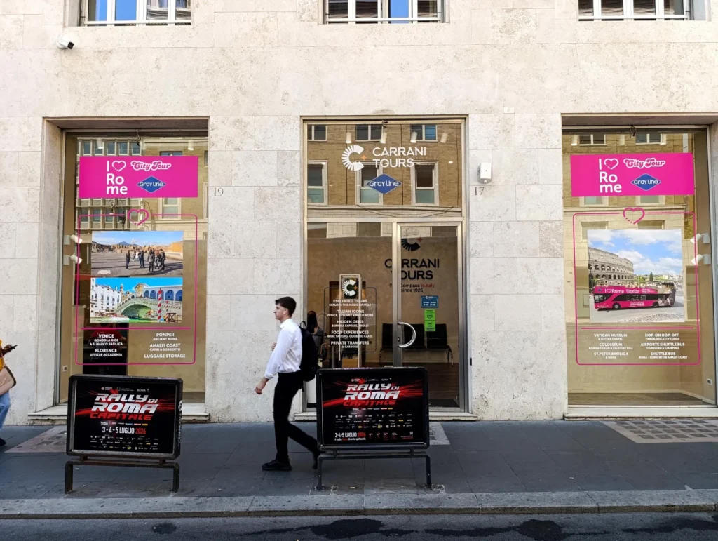 Entrada a la oficina Carrani Tours y Grayline